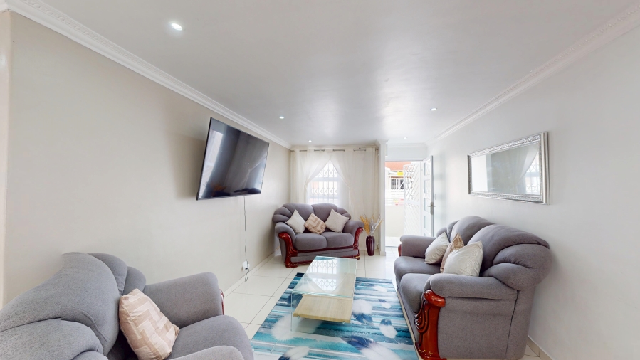 4 Bedroom Property for Sale in Rocklands Western Cape